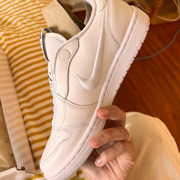 Women’s Air Jordan 1 ret low slip - Picture 7 of 11